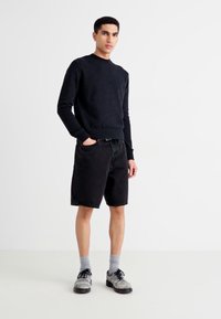 Weekday REGULAR - Strikkegenser - black