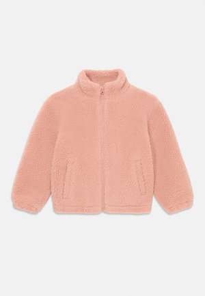 Weiche rosa Fleecejacke mit durchgehendem Frontreißverschluss, zwei seitlichen Taschen, langen Ärmeln und hohem Kragen.