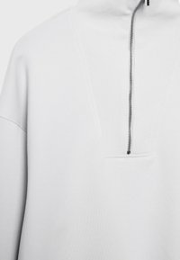 Stradivarius NECK - Sportska majica - white