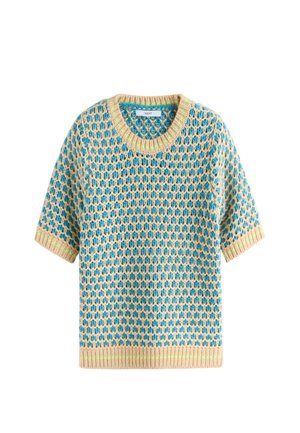 Kootud särk lühikeste varrukatega, sinise ja beeži mustriga, ümmarguse kaelusega ning kontrastsete sooniku äärtega helesinises ja roosas.