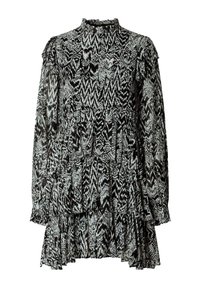 Črno-bela obleka z dolgimi rokavi z vzorcem, z visokim ovratnikom, nabranimi manšetami in večplastno, nabrano krilo.