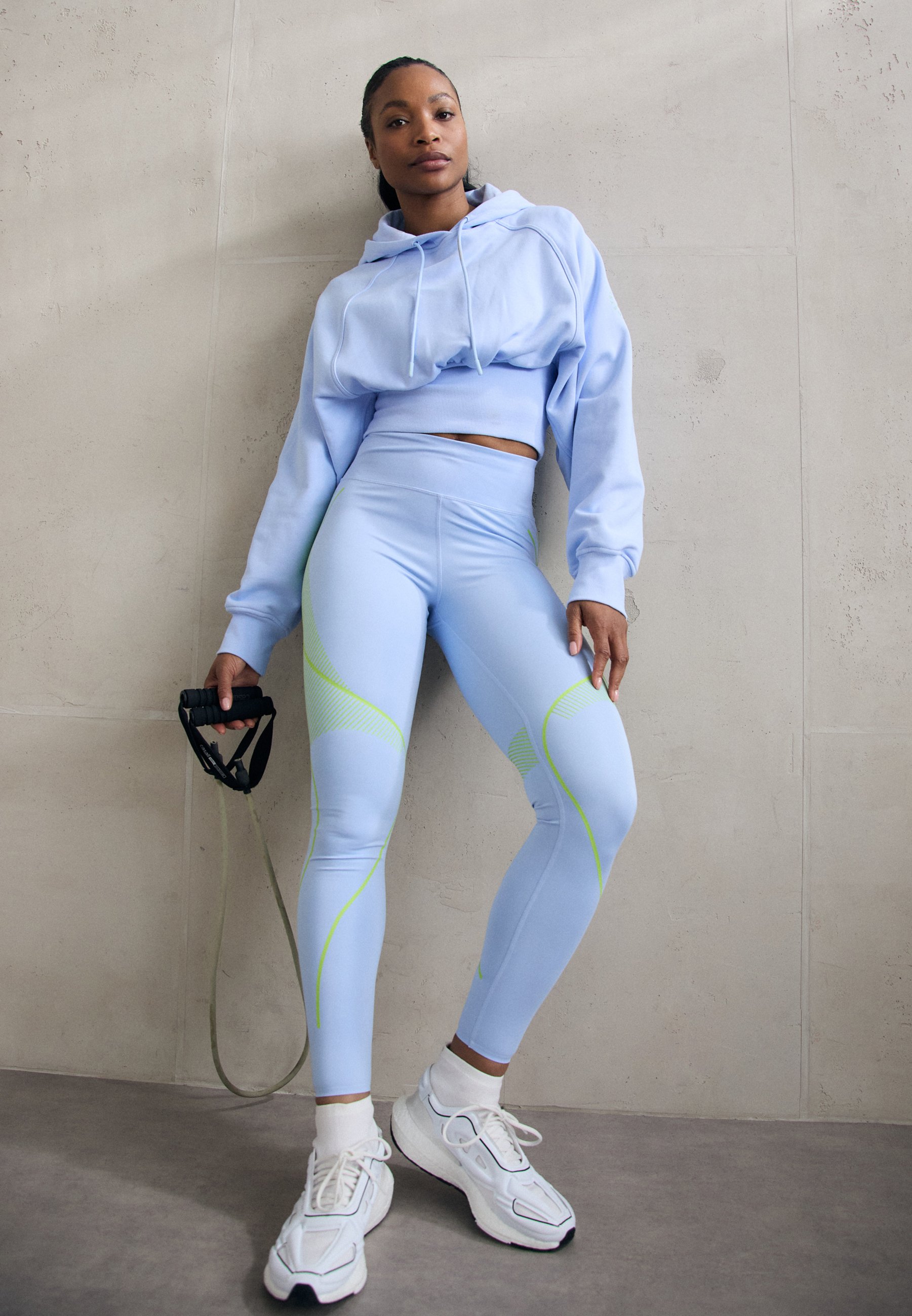 adidas cropped hoodie outfit