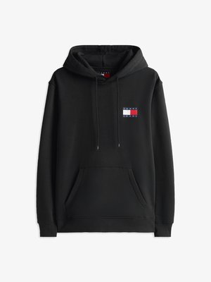 Schwarzer Hoodie aus Baumwolle mit einer vorderen Tasche, Kapuze mit Zugband und einem kleinen rechteckigen Tommy Jeans Logo in Rot, Marineblau und Weiß.