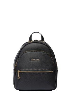 Petit sac à dos en cuir noir avec fermetures éclair dorées et logo "Marc Ellis" sur la poche avant, poignée de transport en haut.