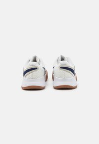 Nike Performance COURT LITE 4  - Tenisové boty na všechny povrchy - summit white/binary blue/light bone