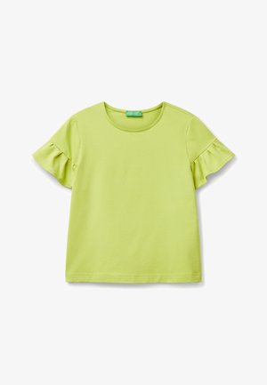 Hellgrünes Kurzarmoberteil aus weichem Stoff, mit rüschengestalteten Ärmeln und rundem Halsausschnitt, mit geradem Saum und ohne sichtbare Muster.