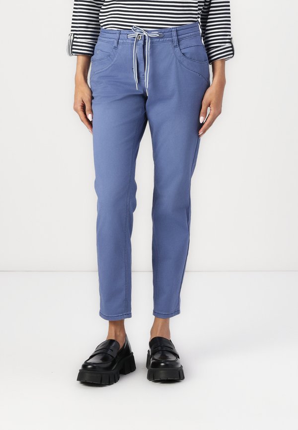 TAPERED - Slim fit jeans