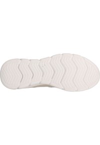 Valkoinen urheilujalkineen pohja, jossa on teksturoitu zigzag-kuvio ja urat pidon parantamiseksi; sileät reunat; yleinen kevyt muotoilu.