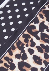 Vero Moda VMERIN SCARF 2 PACK - Selyemkendő - black/brown