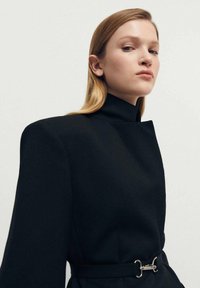 Mango BLANQUI - Kratka jakna - black