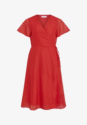 Abito avvolgente rosso con maniche corte a strascico, scollatura a V e motivo a zigzag testurizzato. Include una cintura regolabile in vita per una vestibilità adattabile.