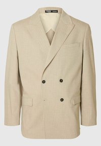 Beige dvouřadý blazer s jemnými světlými pruhy, širokými klopami, zapínáním na dva knoflíky a náprsní kapsou. Střih je přizpůsobený, uvolněný.