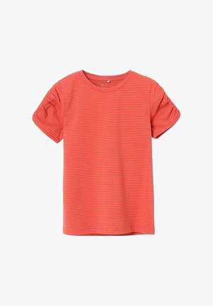 T-shirt à manches courtes en corail avec des rayures blanches horizontales, col rond et manches bouffantes, fabriqué en coton doux.