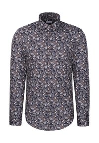 Chemise à manches longues boutonnée avec un motif cachemire dans des nuances de noir, gris, blanc et bleu sur fond blanc.