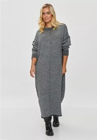 Makadamia LUŹNYM KROJU szary