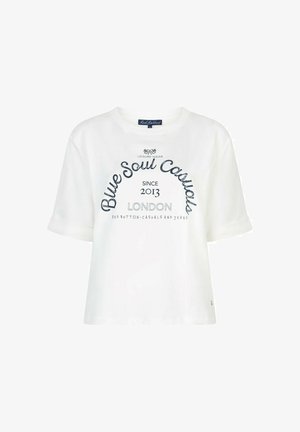 Wit T-shirt met korte mouwen en de tekst "Blue Soul Casuals Since 2013 London" met opgerolde mouwboorden, merkembleem aan de binnenkant van de hals.