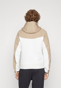 Nike Sportswear TECH FLEECE - Jaka ar rāvējslēdzēju - summit white/khaki/black