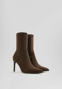 Bershka Botines de tacón - brown