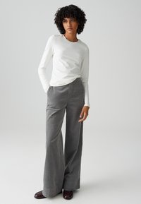 OPUS SLIM FIT BASIC - Longsleeve - milk