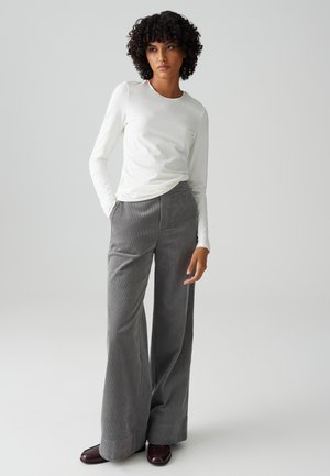OPUS SLIM FIT BASIC - Longsleeve - milk