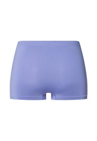 Pantalones cortos de tela elástica morada con un diseño sin costuras y cintura elástica. Presenta un corte recto y sin costuras visibles.