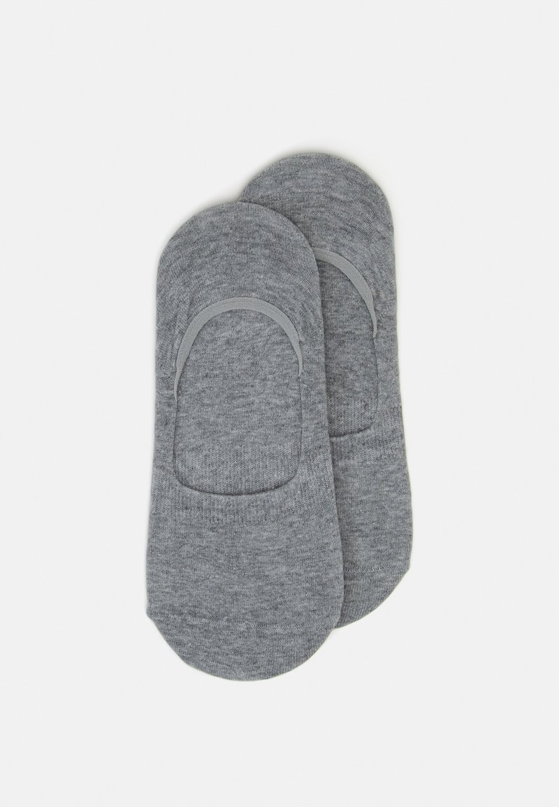 Chaussettes invisibles grises fabriquées en tissu doux et texturé. Pointe arrondie et ouvertures élastiques pour un ajustement sécurisé. Conception légère.