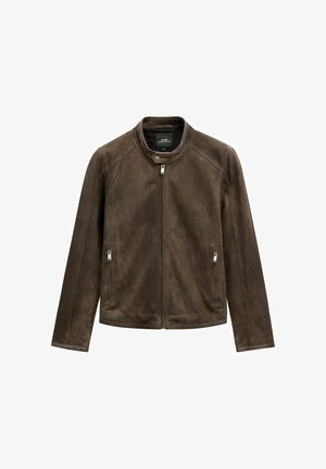 Brązowa zamszowa kurtka z przednim zamkiem błyskawicznym, dwoma zasuwanymi kieszeniami bocznymi oraz kołnierzem zapinanym na zatrzask. Długie rękawy i dopasowany krój.