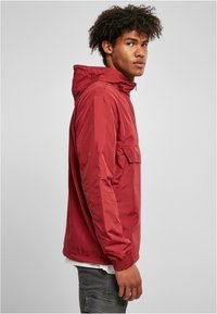 Urban Classics BASIC - Windbreakers - brickred