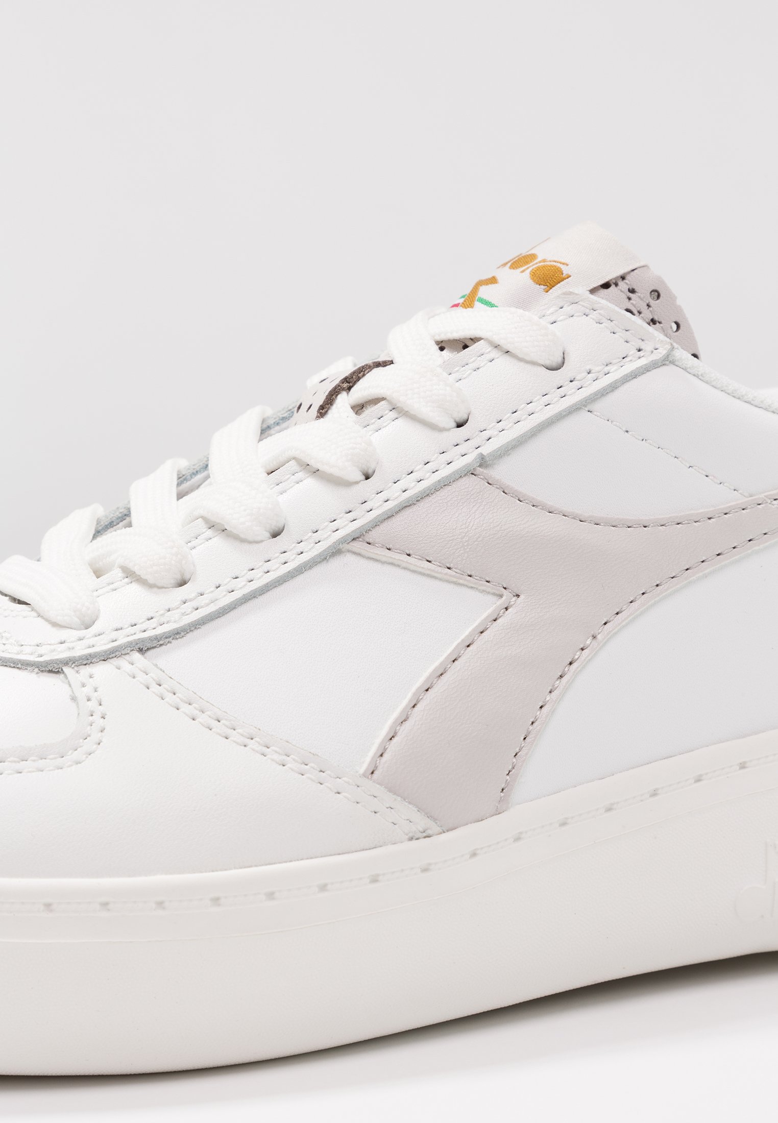 diadora elite wide fit