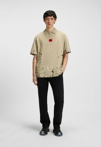 HUGO DLAWNO SLAWN IN - Camiseta estampada - beige nine