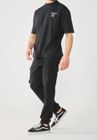 Pier One Kapsáče - black