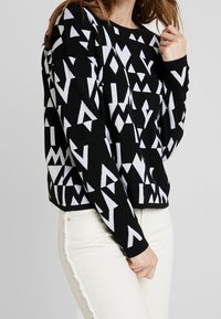 Mavi Sweter
