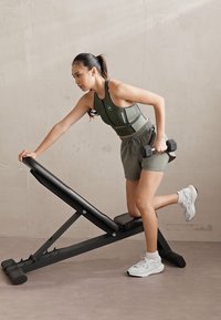 adidas by Stella McCartney Šorti “divi vienā” - deep dove
