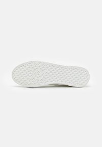 Pier One UNISEX - Kõrge servaga tossud - white