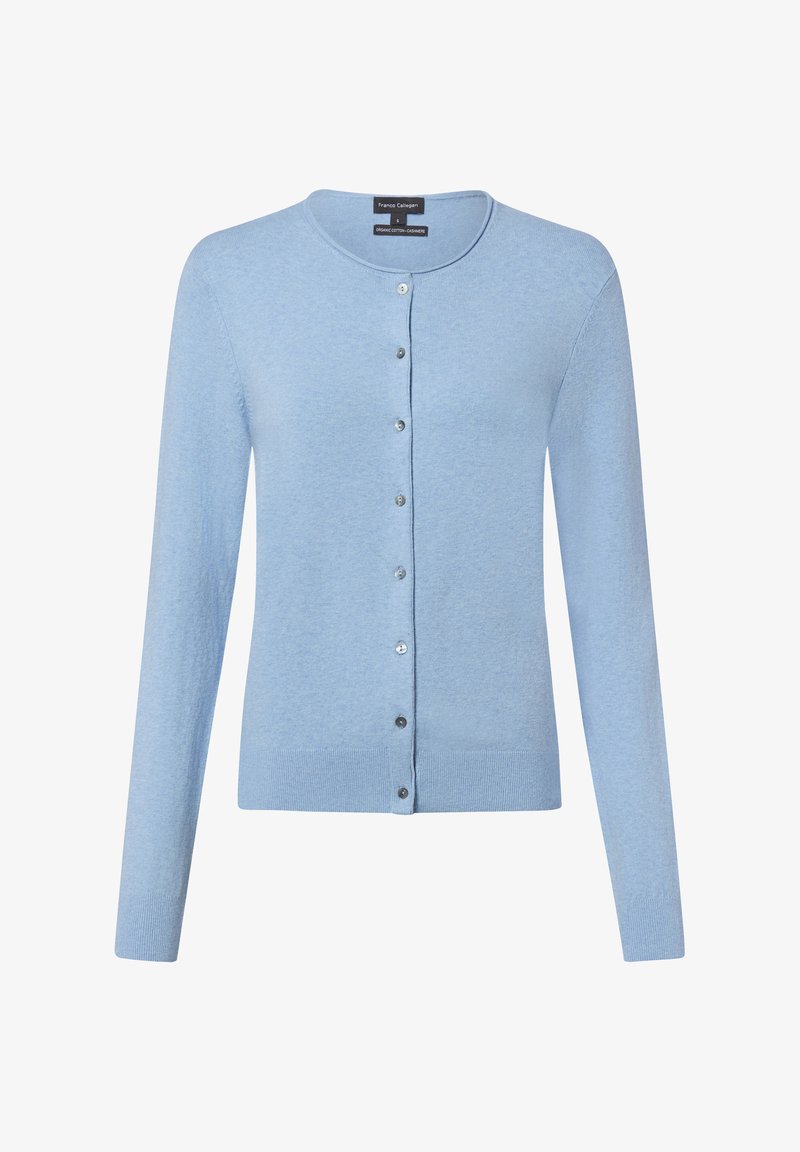 Lichtblauw vestje gemaakt van biologisch katoen. Heeft een ronde hals, lange mouwen en een sluiting met kleine metalen knopen.