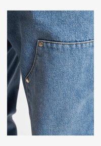 Niewybrane, washed blue