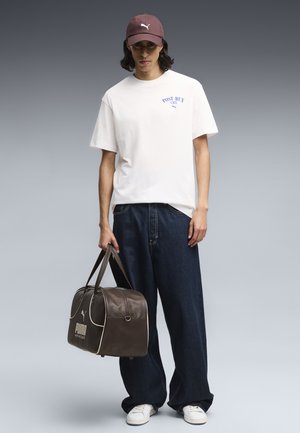Puma, GRAPHIC PUMA CAFE RELAXED T-SHIRT - T-Shirt print - white