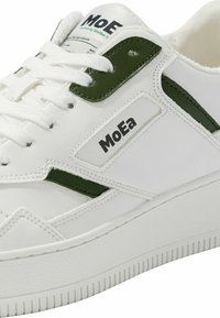 MoEa Sneakers laag - white green