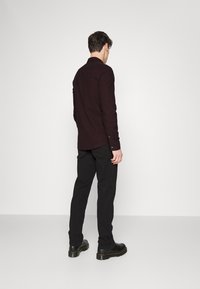 Only & Sons ONSMIKRO LIFE - Camisa - windsor wine