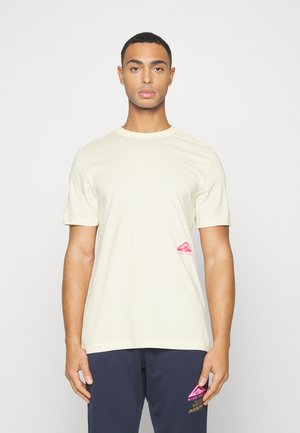 TEE TRAIL - Koszulka sportowa - coconut milk
