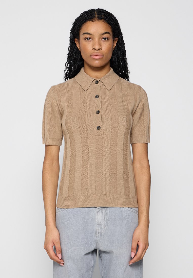 closed Poloshirt bruin closed Poloshirt bruin