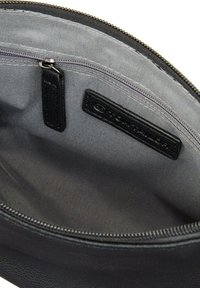Thumbnail Image 3