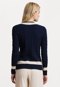 Lauren Ralph Lauren CABLE KNIT COTTON CRICKET SWEATER - Pulover - navy/mascarpone cream