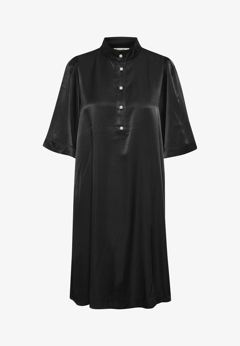 Sorte satin kjole med høj krave, korte flutter ærmer og en knaplukning foran med seks dekorative knapper. Glat tekstur.