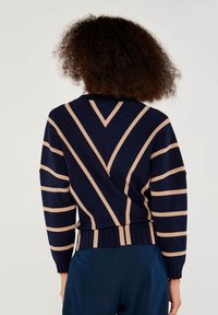 Apricot CHEVRON - Trui - navy