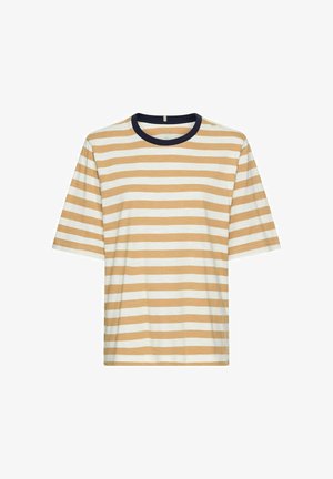 Gul og hvid stribet t-shirt med en rund marineblå krave, korte ærmer og en afslappet pasform. Blød tekstur, afslappet design.