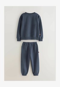 Ikke valgt, blue yellow