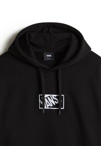 Felpa nera in cotone con cappuccio, coulisse e tasca frontale. Presenta un logo Vans bianco sul petto all'interno di un contorno rettangolare. Taglia media.