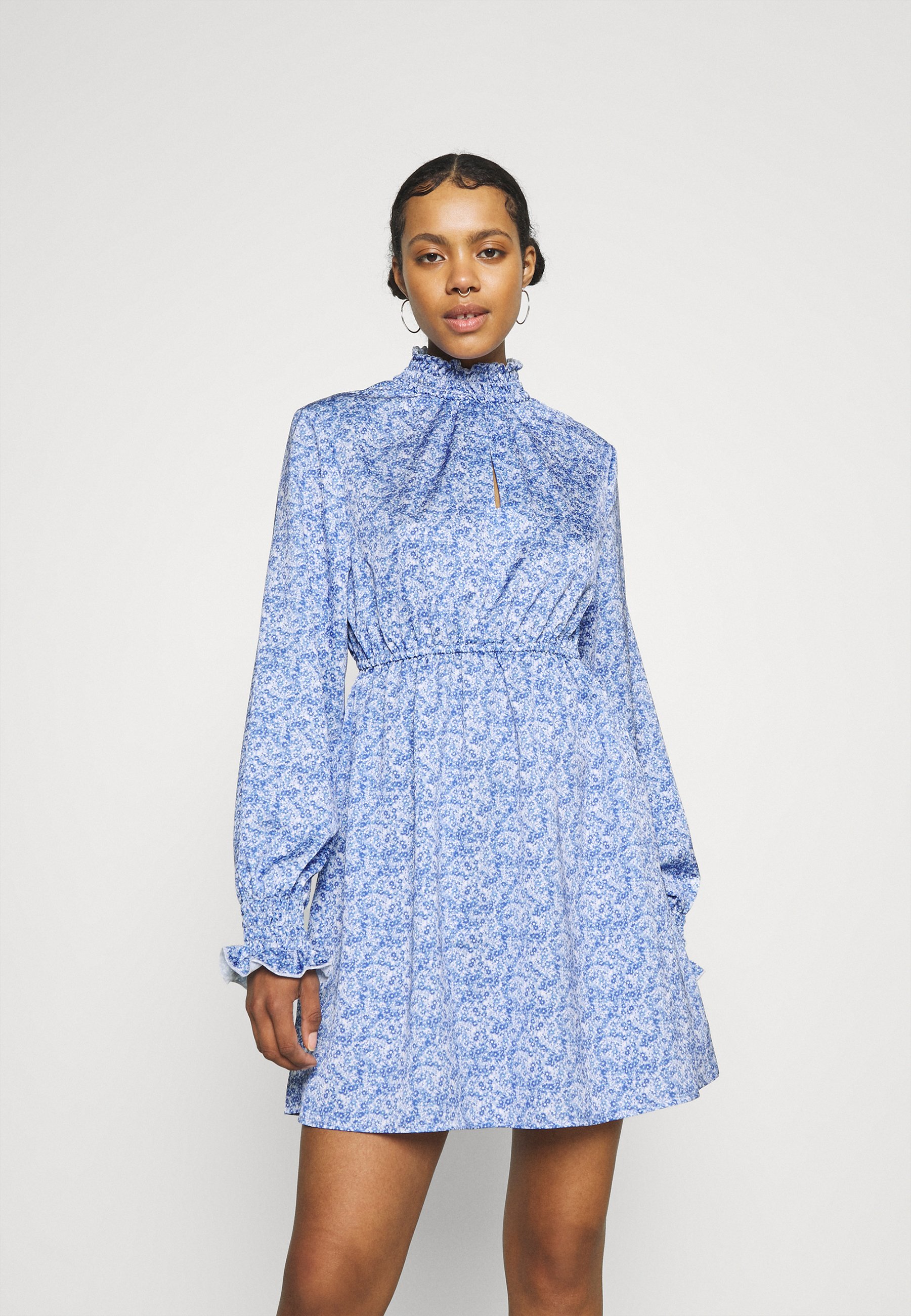 NA-KD PADDED SHOULDER MINI DRESS - Day 