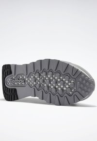 Reebok Classic CLASSIC LEGACY UNISEX - Sportcipő - mgh solid grey/pure grey/chalk
